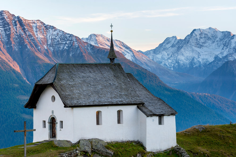 Wallis kantonunda Aletsch Arena bölgesinde Bettmeralp köyünde küçük bir şapel